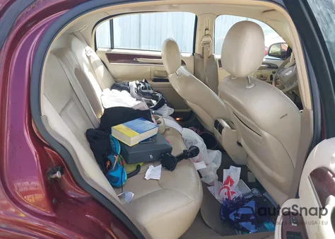 2004 Lincoln Town Car Ultimate из США, поврежденный, VIN 1LNHM83W74Y682920